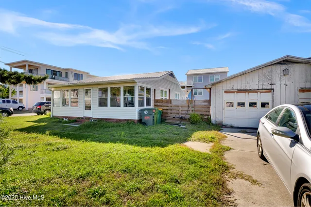 $1,000,000 | 1203 Fort Fisher Boulevard North, Carolina Beach, NC 28428