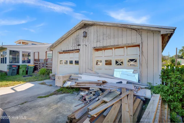 $1,000,000 | 1203 Fort Fisher Boulevard North, Carolina Beach, NC 28428