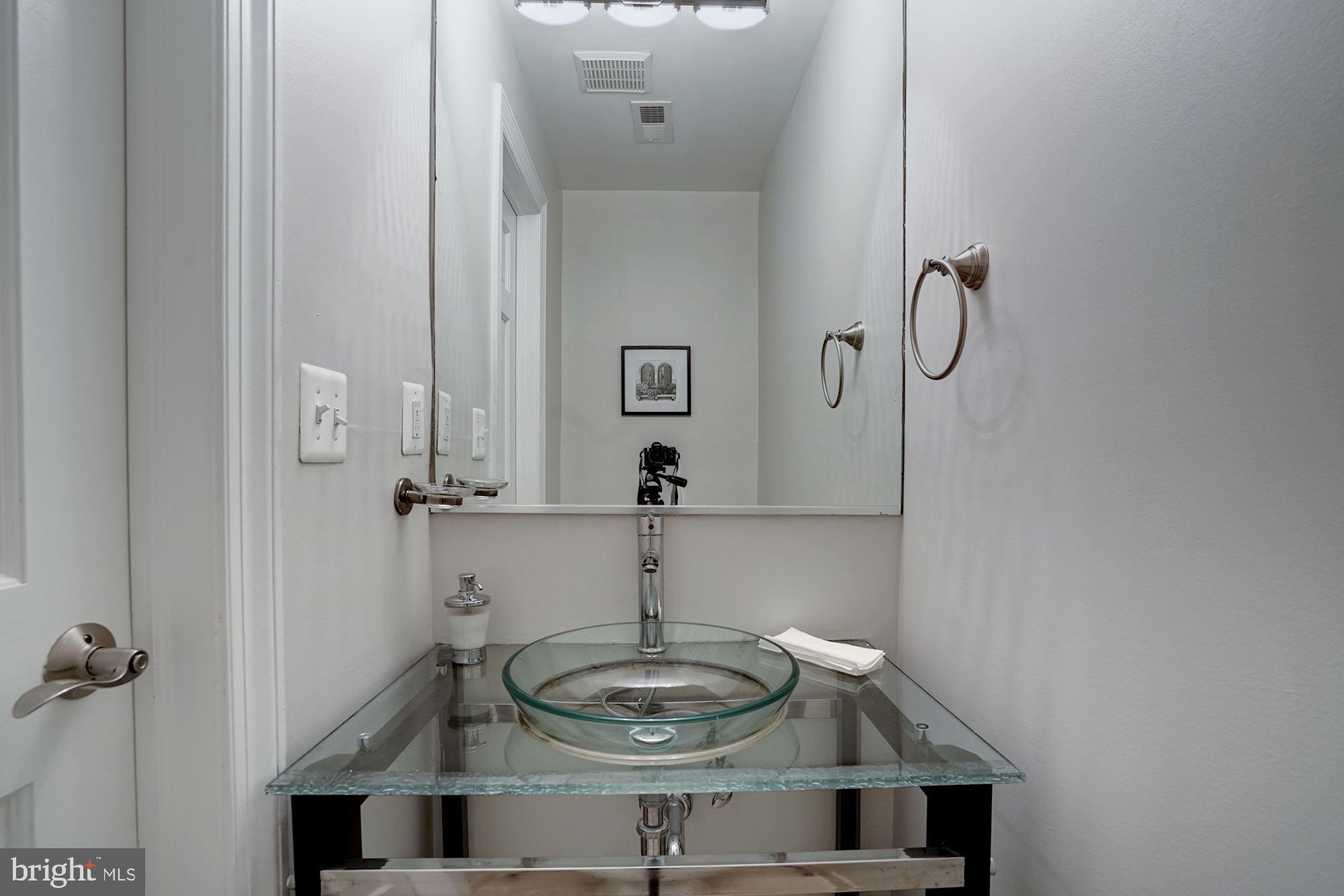 1105 Park Road Northwest, Unit 7 Washington, DC 20010 - Photo 15 of 35 Powder room