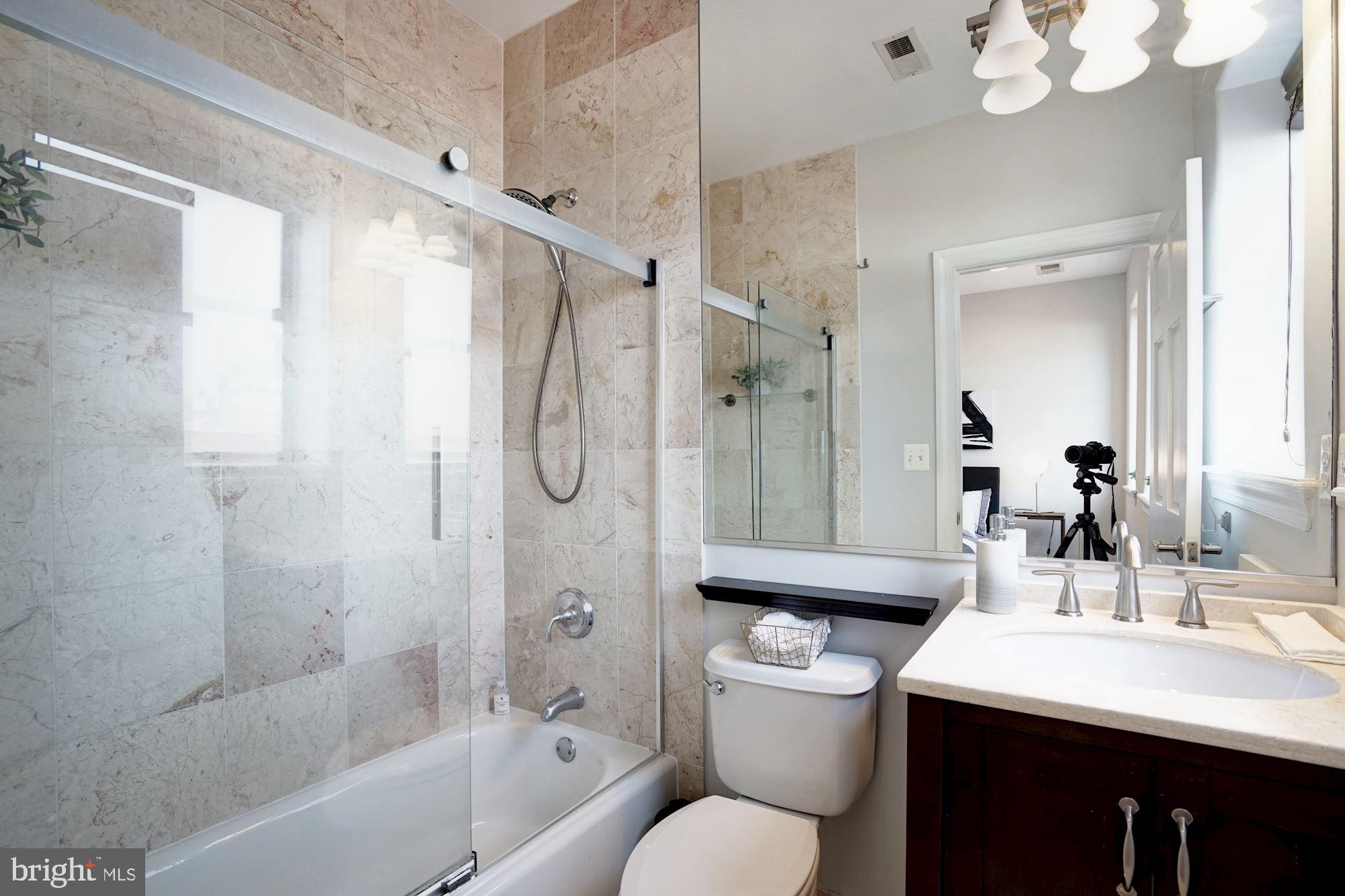 1105 Park Road Northwest, Unit 7 Washington, DC 20010 - Photo 17 of 35 2nd bath