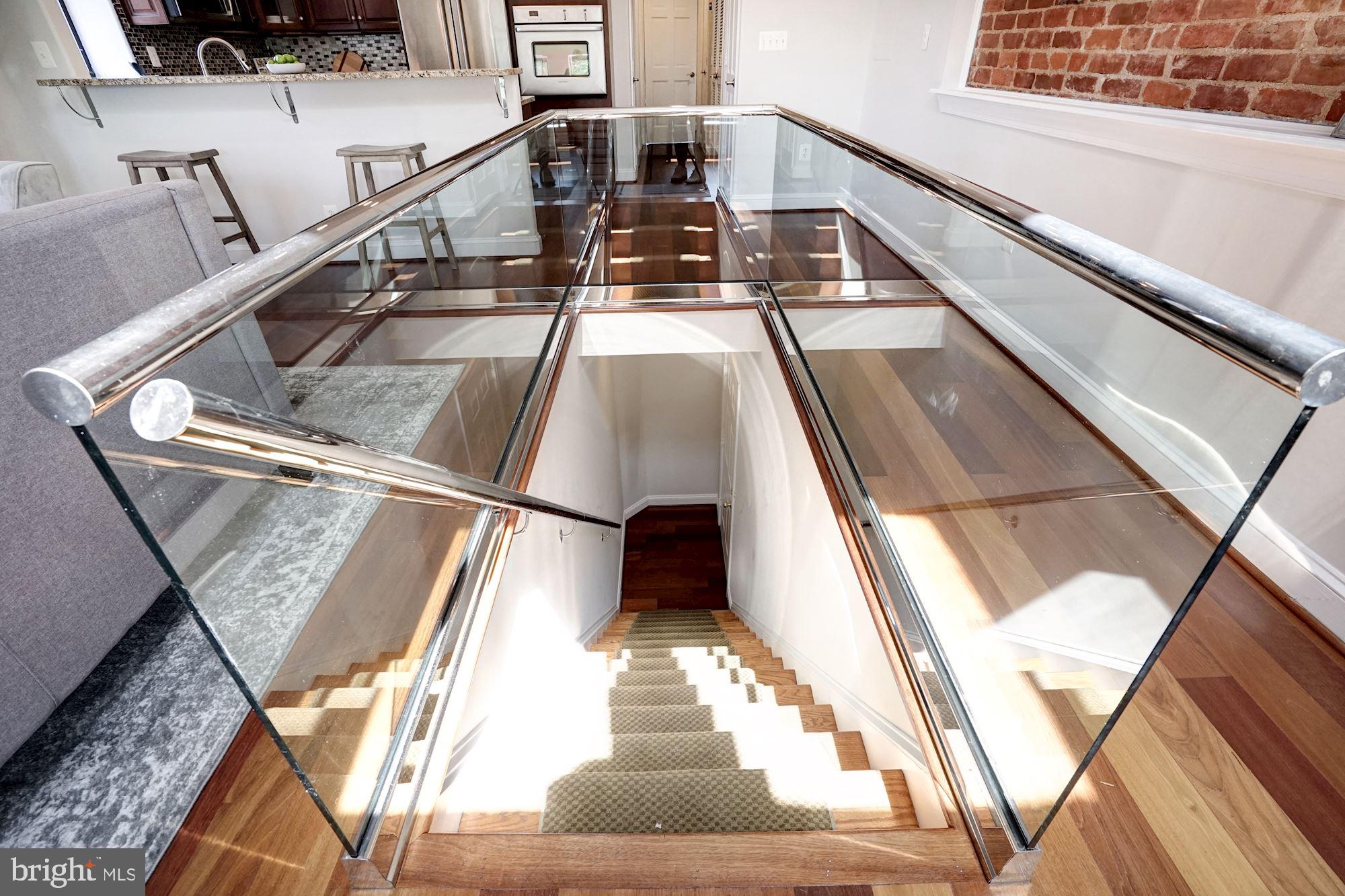 1105 Park Road Northwest, Unit 7 Washington, DC 20010 - Photo 9 of 35 Dramatic entrance