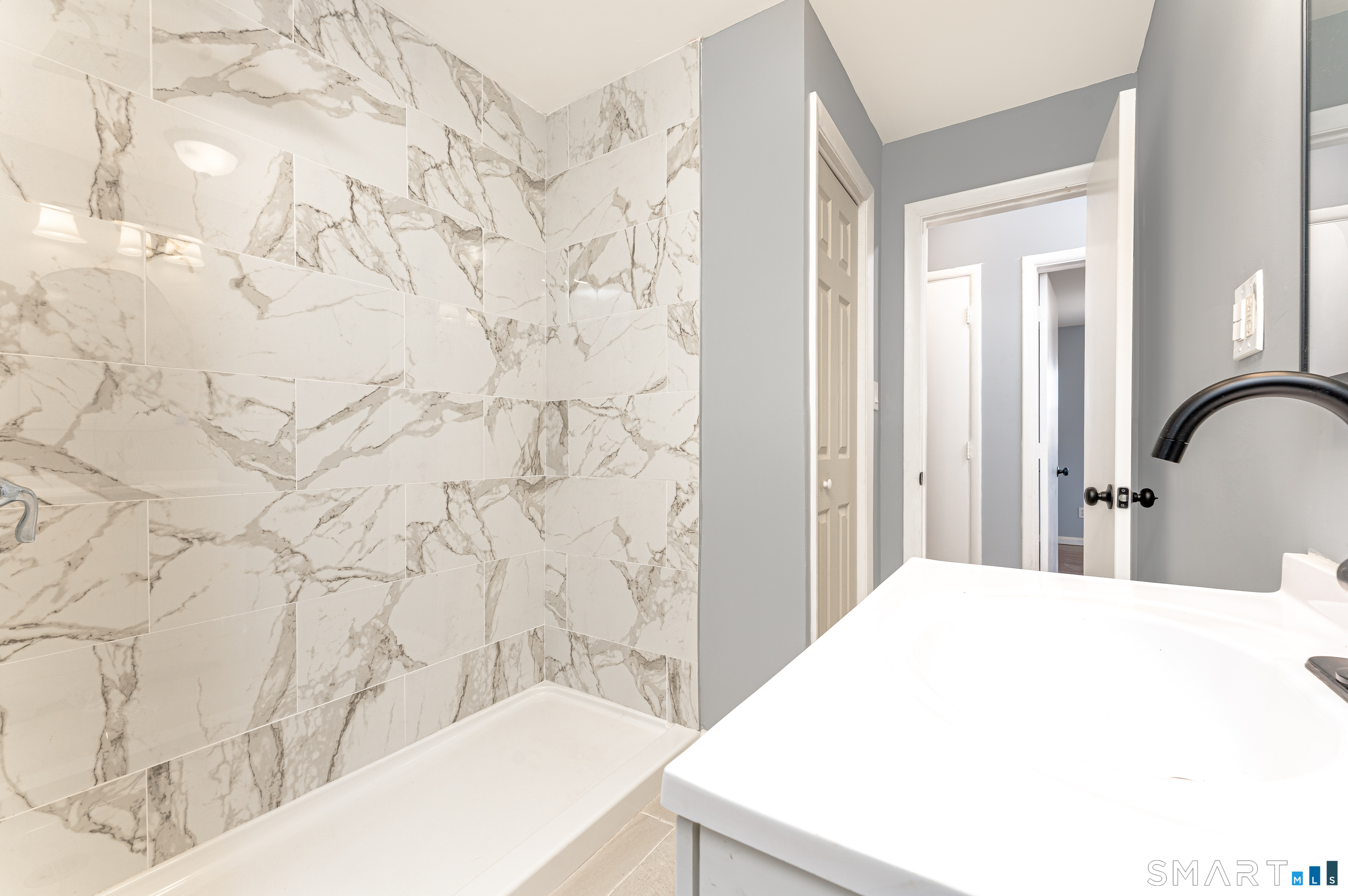 47 Juniper Ridge Drive Waterbury, CT 06708 - Photo 18 of 25 Gallery Image 18