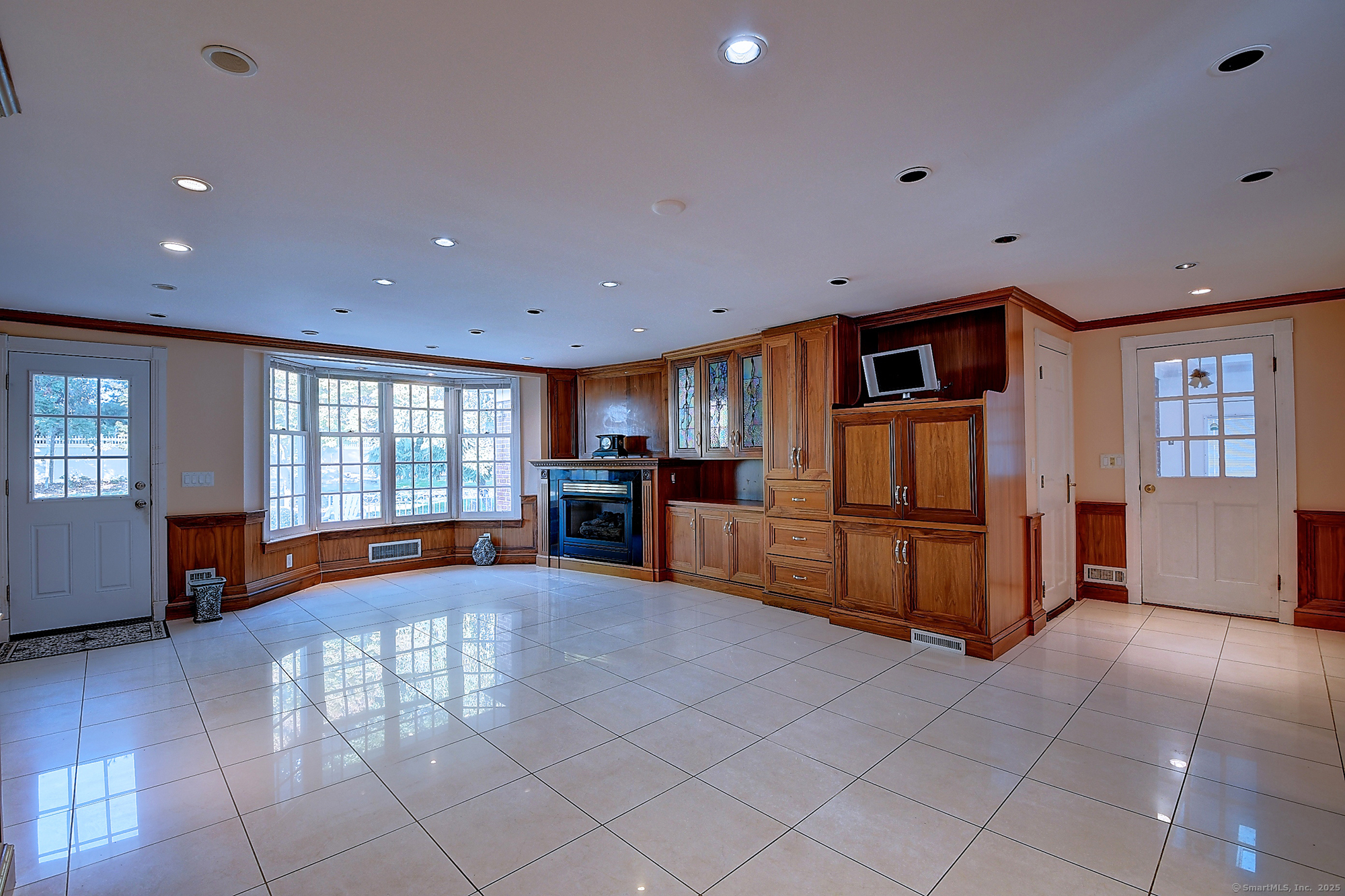 615 Ridge Road Wethersfield, CT 06109 - Photo 17 of 40