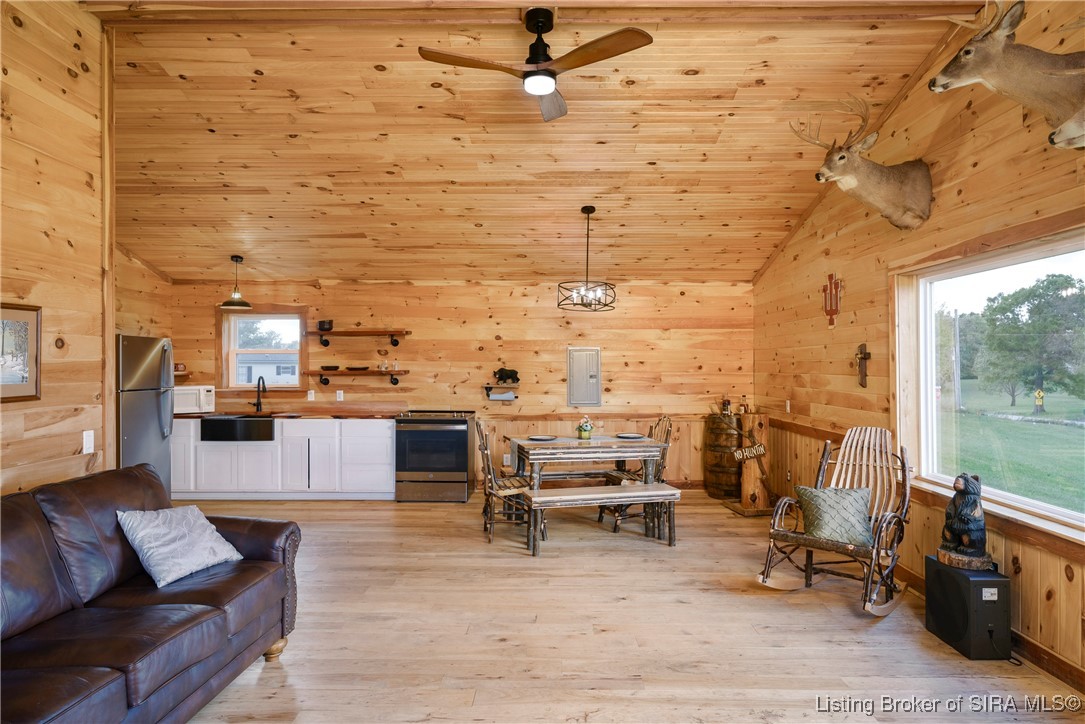 11455 Losson Road Pekin, IN 47165 - Photo 11 of 27