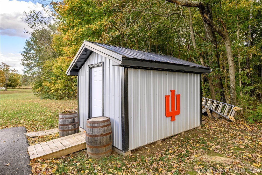 11455 Losson Road Pekin, IN 47165 - Photo 25 of 27