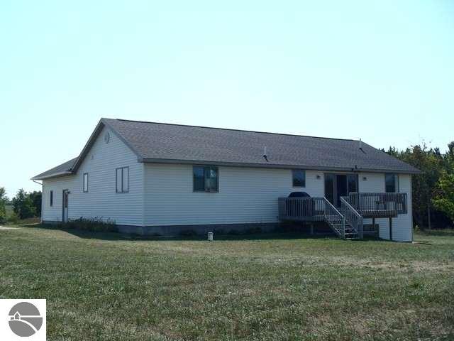 642 West Potter Road Traverse City, MI 49696 - Photo 22 of 24 1739198-21.JPG