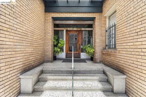 $4,695,000 | 498 25th Street, Oakland, CA 94612