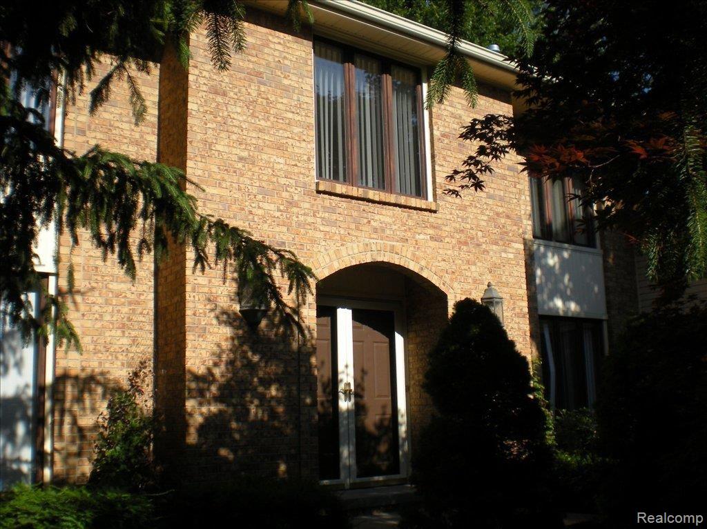 941 Medinah Drive Rochester, MI 48309 - Photo 1 of 15 941 Medinah Front