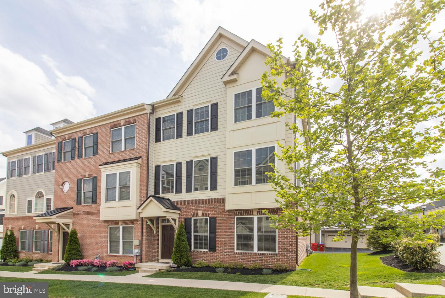 176 Katharine Lane Wayne, PA 19087 - Photo 2 of 30 Exterior Front