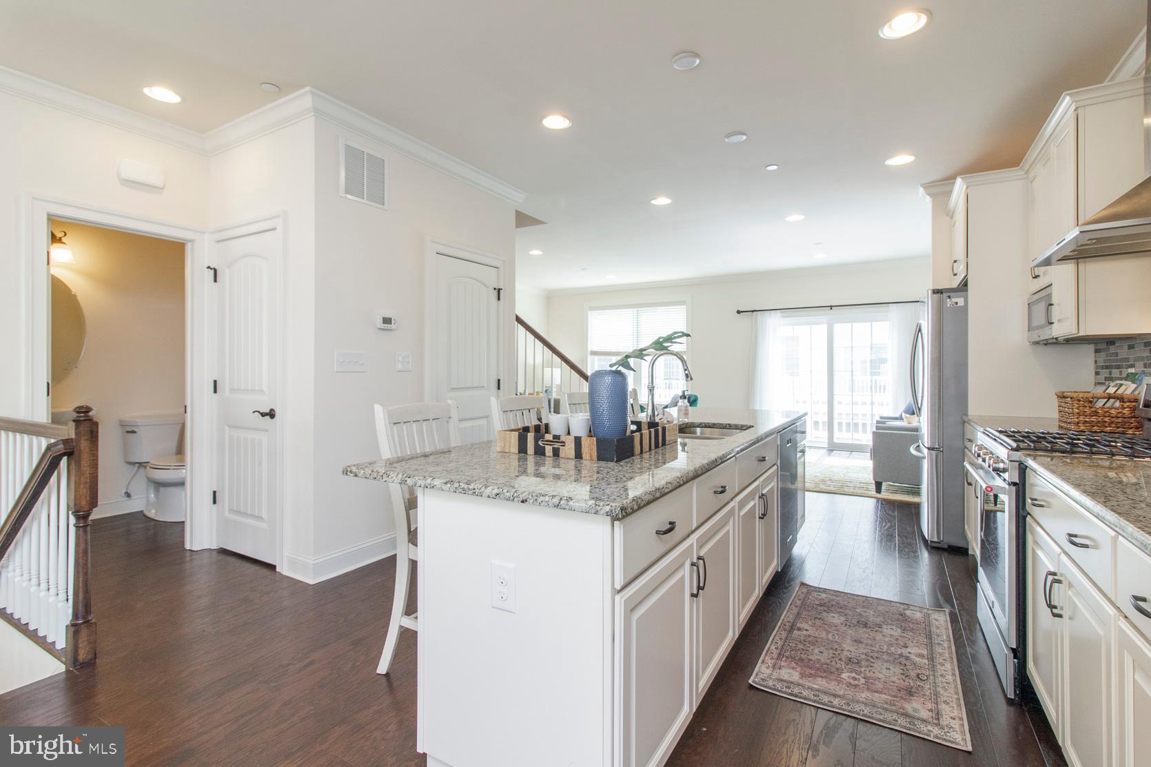 176 Katharine Lane Wayne, PA 19087 - Photo 8 of 30 Kitchen