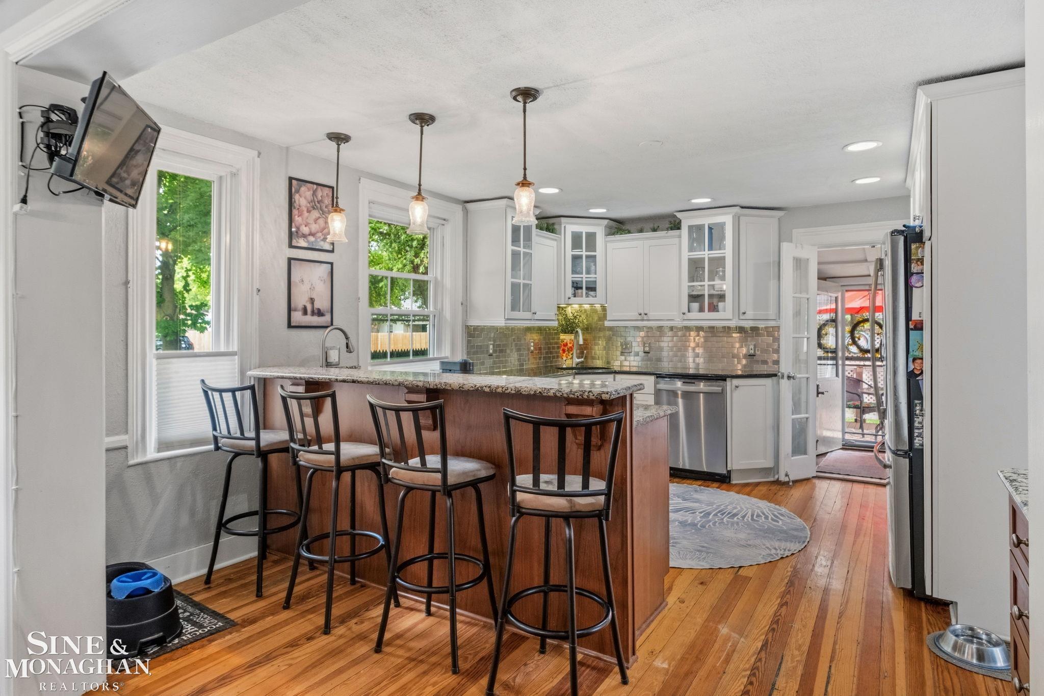 134 Kerby Road Grosse Pointe, MI 48236 - Photo 10 of 69 50213365-965376dd-2dbe-4ee8-9f9e-09277983d90a.JPG