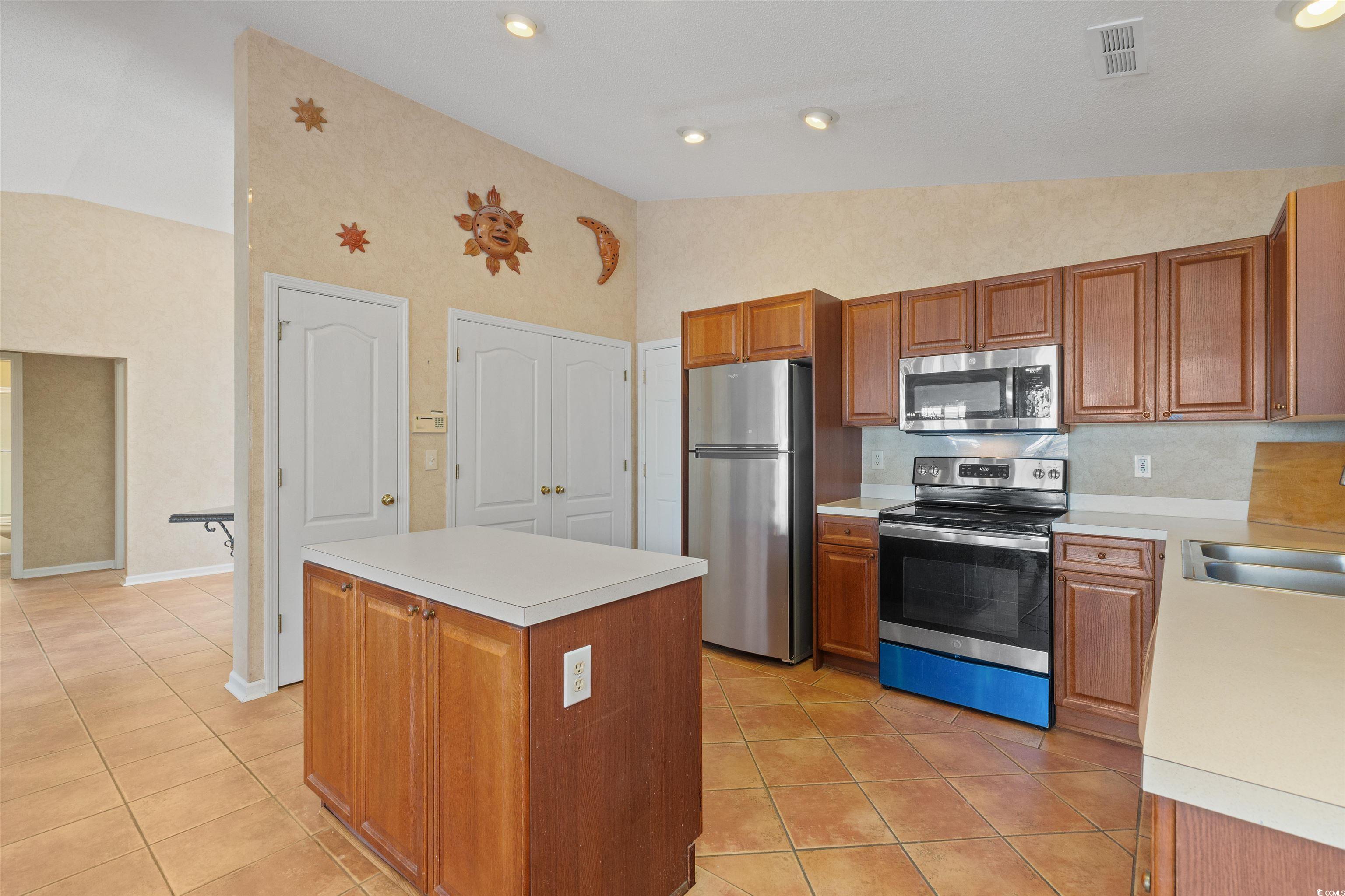 9827 Simonton Court Murrells Inlet, SC 29576 - Photo 13 of 40