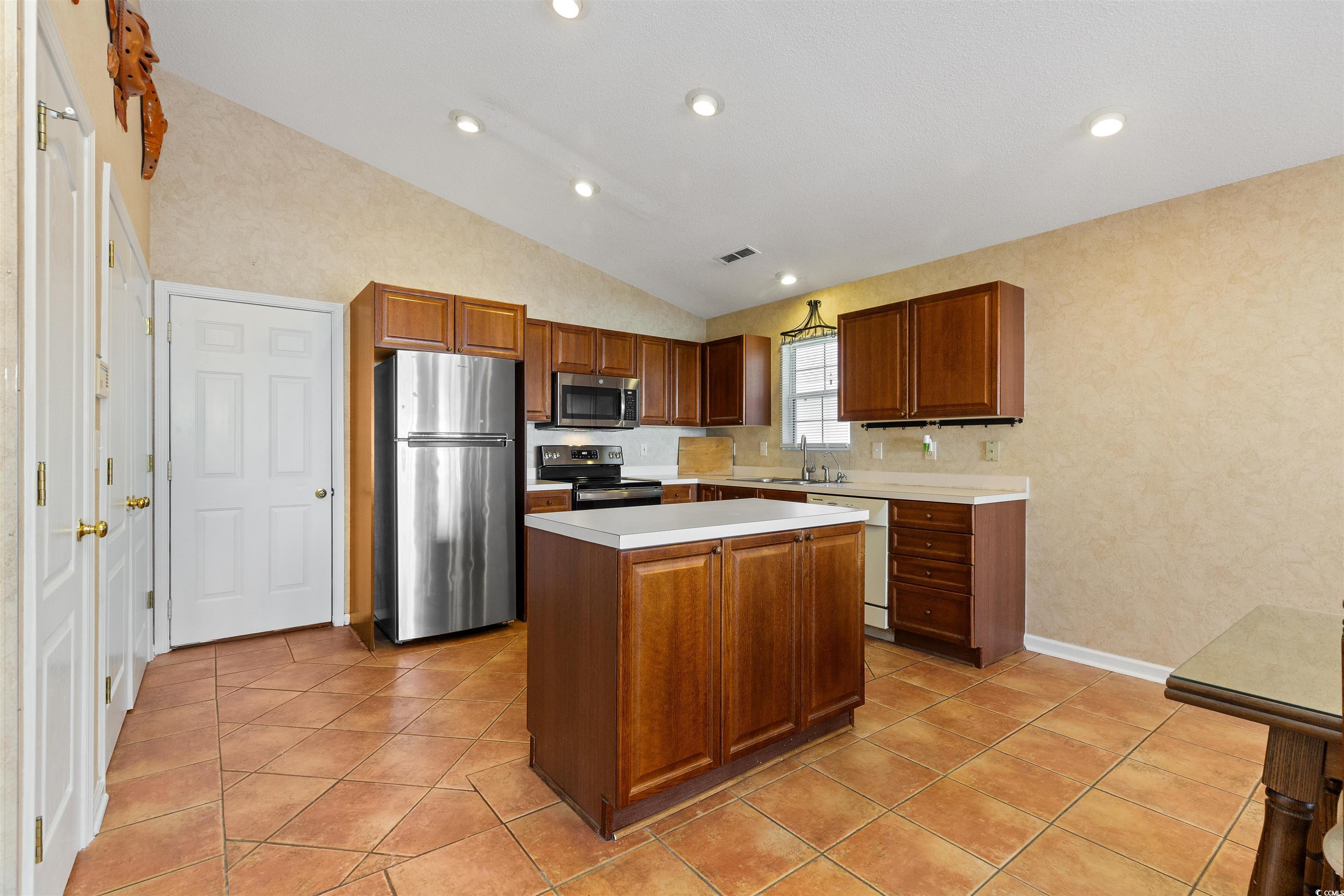 9827 Simonton Court Murrells Inlet, SC 29576 - Photo 14 of 40