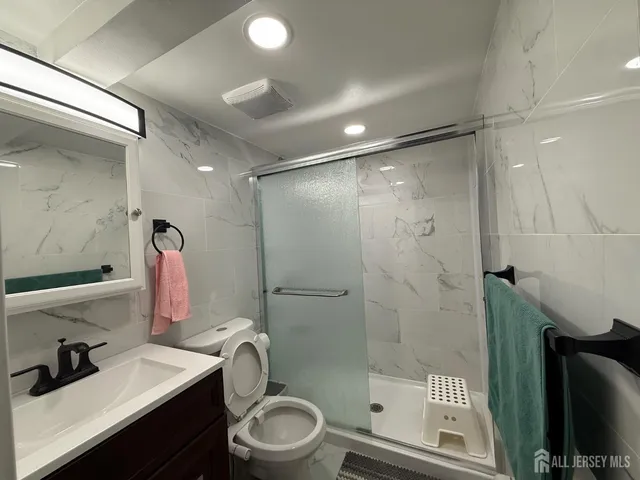 $525,000 | 208 Julius Street, Iselin, NJ 08830