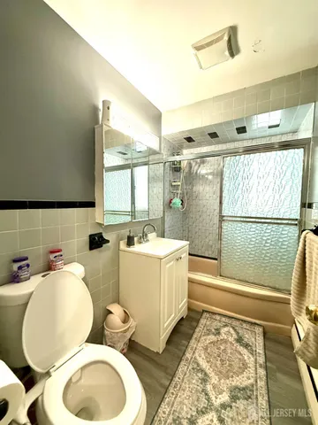 $525,000 | 208 Julius Street, Iselin, NJ 08830