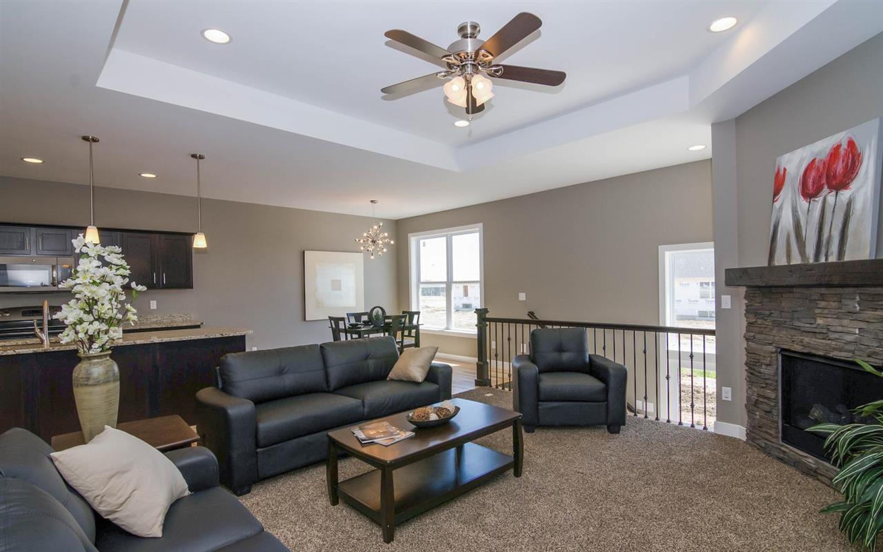 207 Saddleback Road Marion, IA 52302 - Photo 2 of 25 Gallery Image 2
