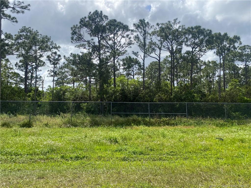 3919 Southeast Mentmore Lane Stuart, FL 34997 - Photo 11 of 13