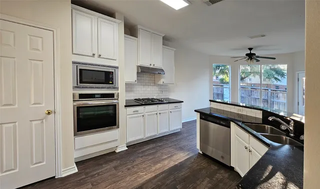 $2,600 | 2202 Cherry Hill Court, Richmond, TX 77469