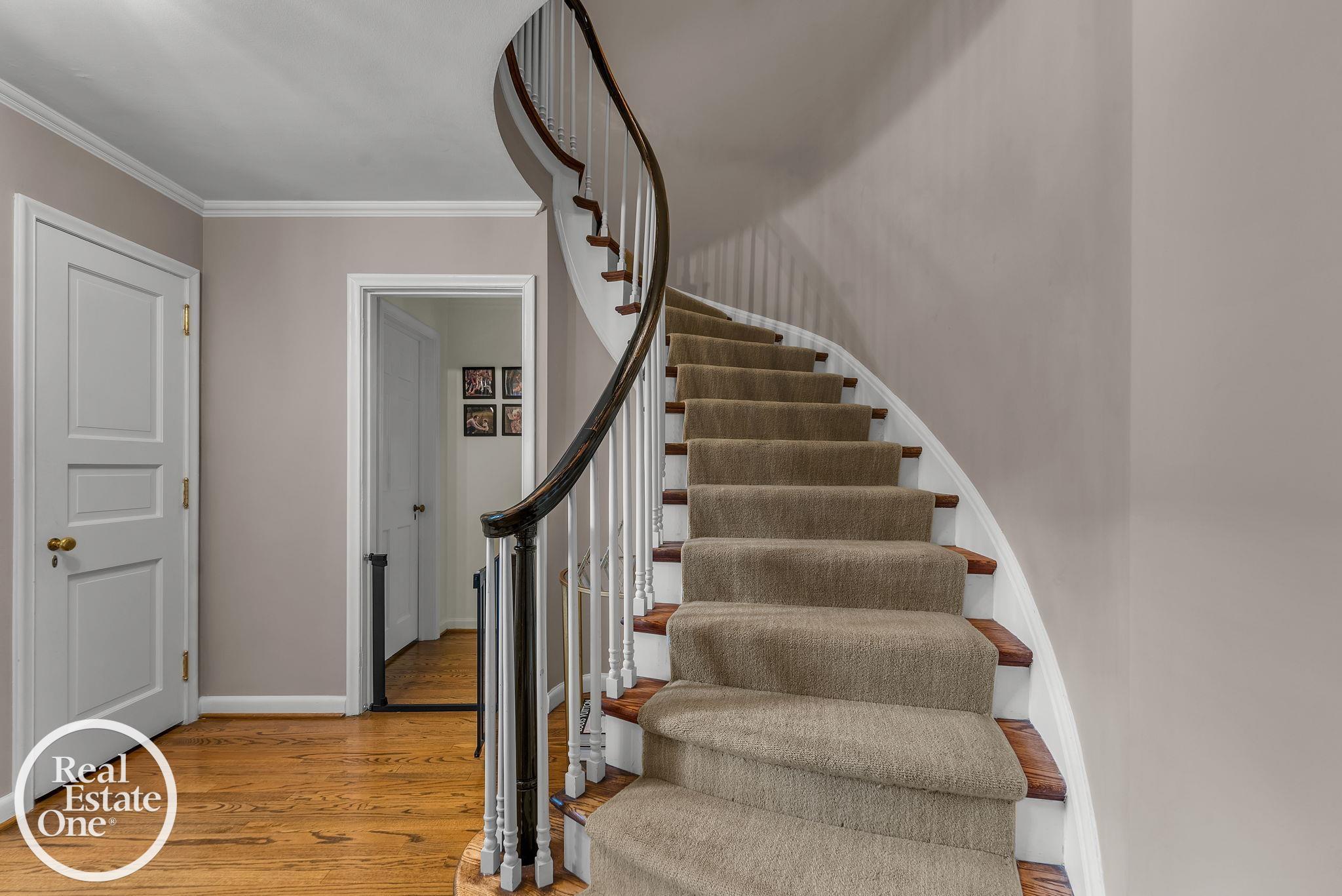 90 Colonial Road Grosse Pointe, MI 48236 - Photo 20 of 49 50213312-39a74b80-fbf4-4641-aec9-2535211a7f1c.JPG