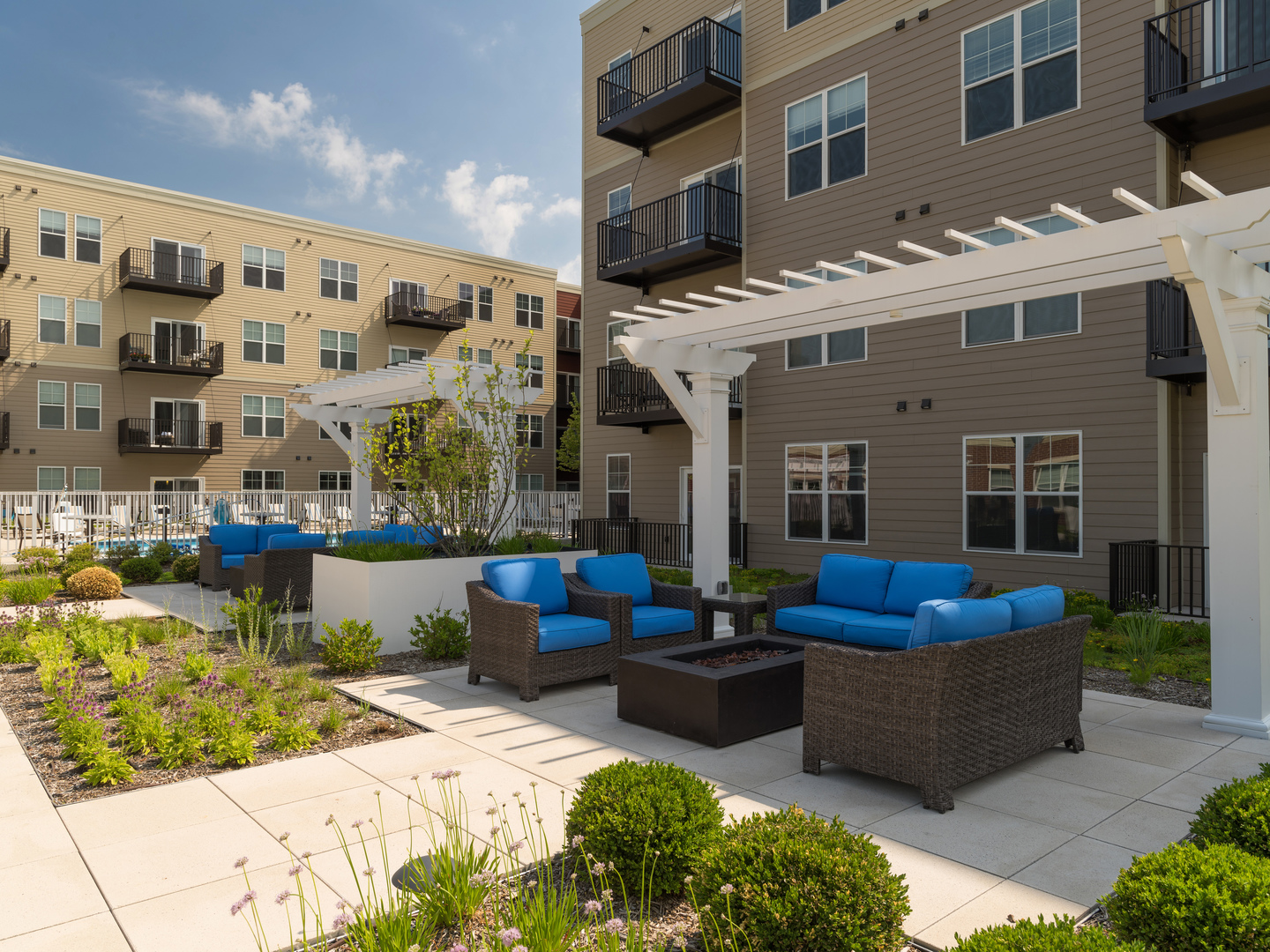 255 North Addison Avenue, Unit 431 Elmhurst, IL 60126 - Photo 10 of 21 a front view of building with outdoor seating