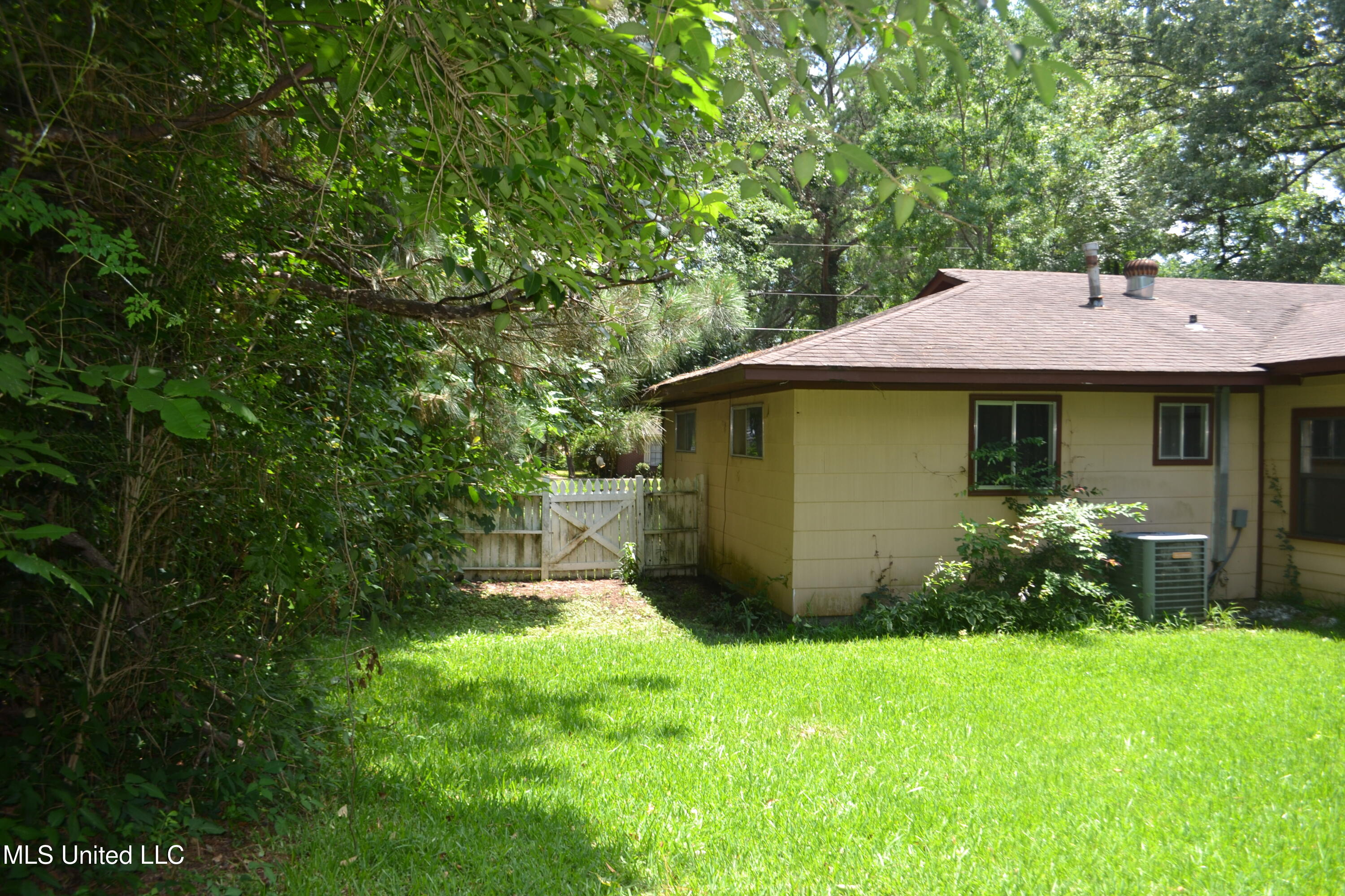 236 East Moon Street Ridgeland, MS 39157 - Photo 17 of 17 DSC_0117