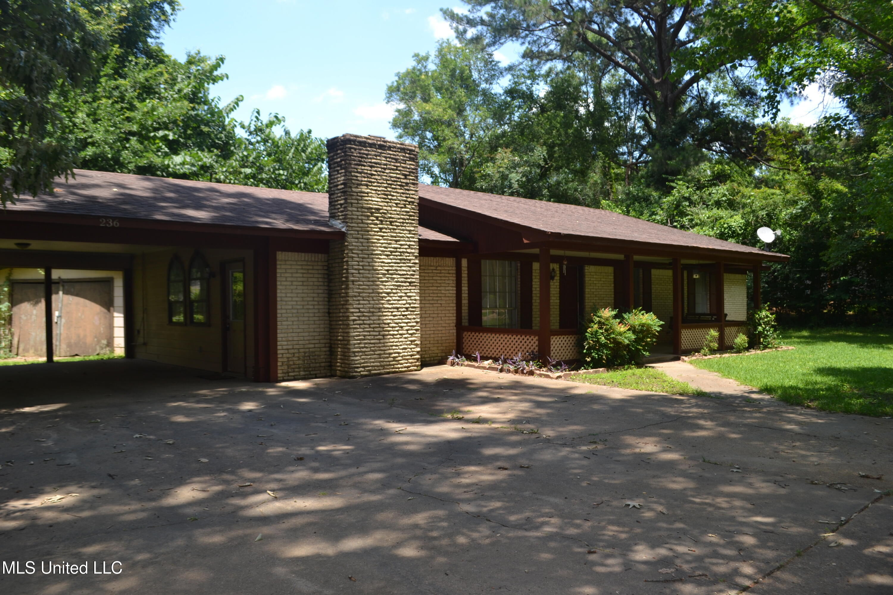 236 East Moon Street Ridgeland, MS 39157 - Photo 5 of 17 DSC_0119