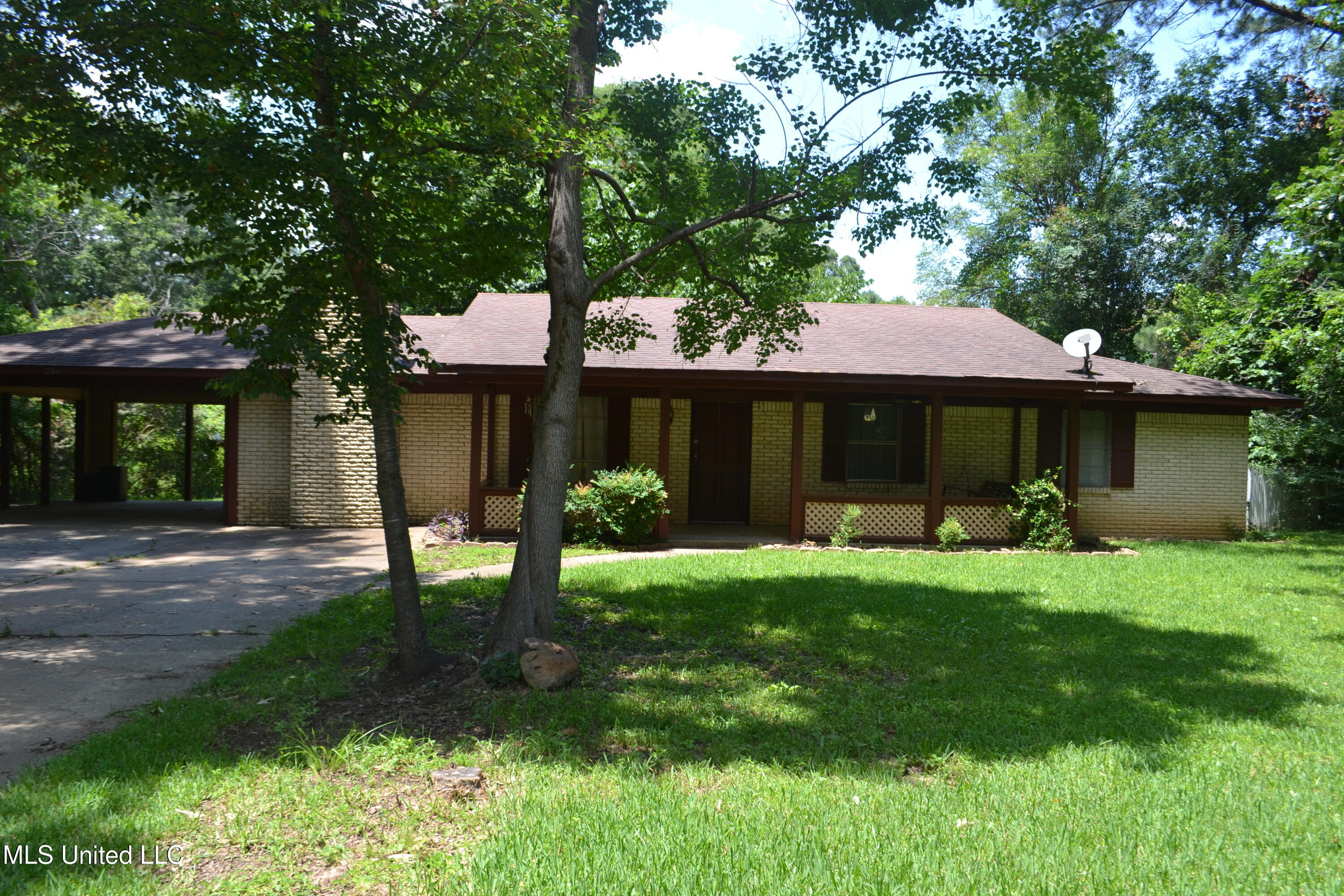 236 East Moon Street Ridgeland, MS 39157 - Photo 6 of 17 DSC_0120