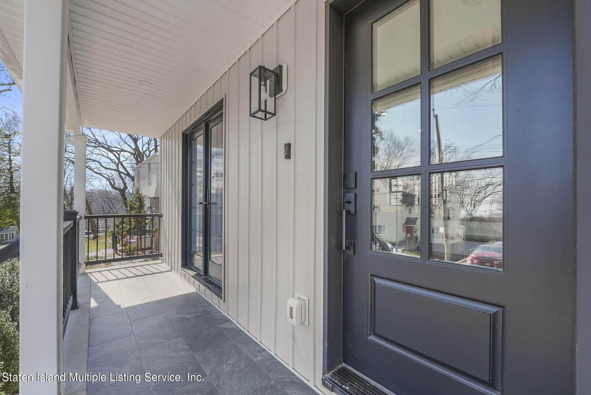 8 Starlight Road Staten Island, NY 10301 - Photo 4 of 56 8 Starlight Front Porch