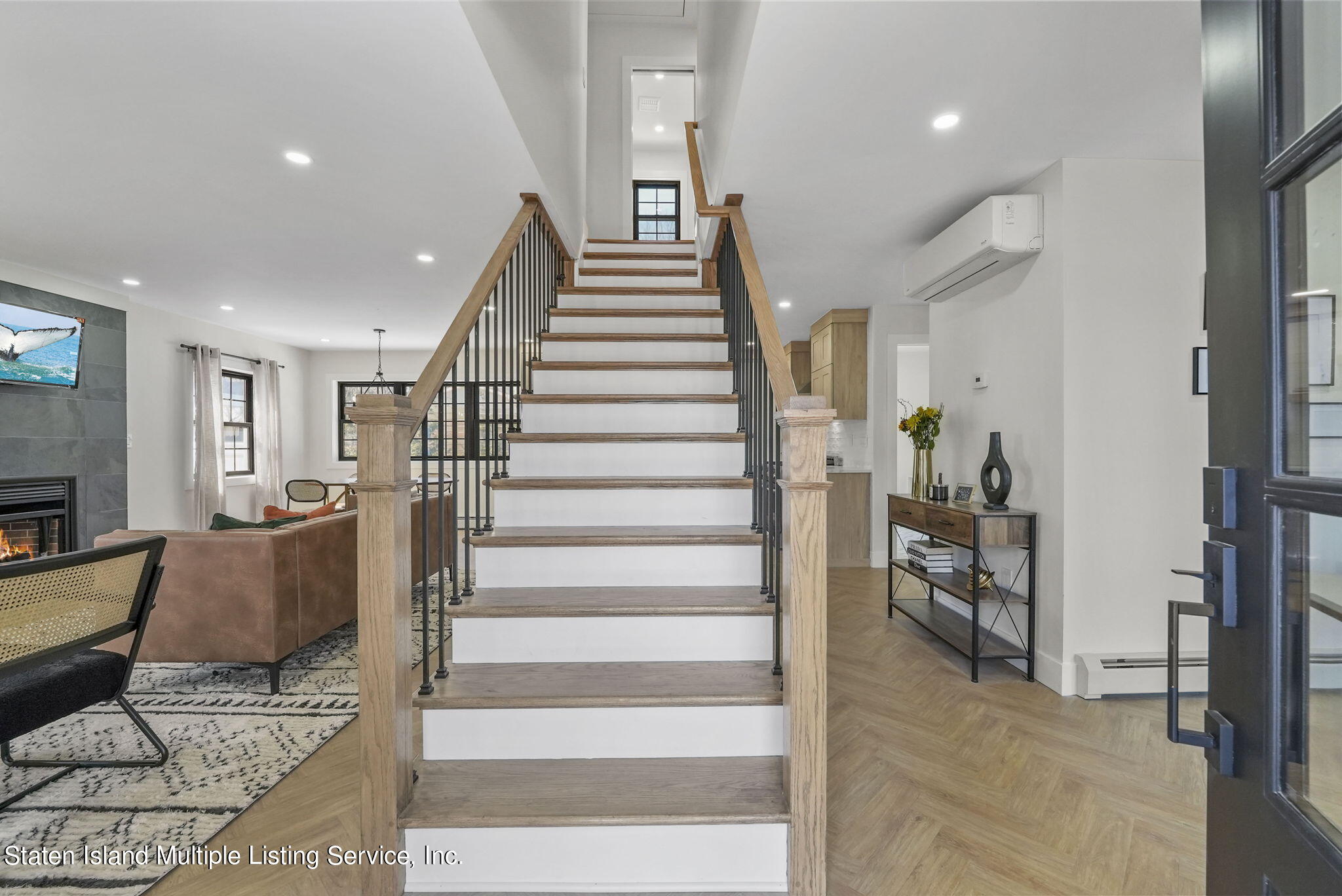 8 Starlight Road Staten Island, NY 10301 - Photo 6 of 56 Staircase