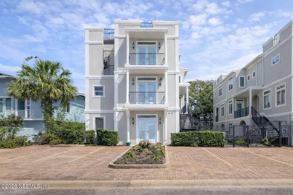 $4,000 | 361 Ahern Street, Unit 15, Atlantic Beach, FL 32233