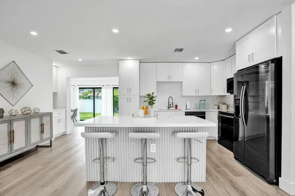 $5,900 | 1001 Southeast 13th Court, Deerfield Beach, FL 33441