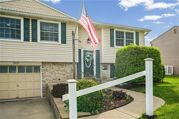 $325,000 | 213 Winslow Drive, Oakdale, PA 15071