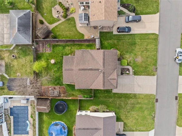 $325,000 | 213 Winslow Drive, Oakdale, PA 15071