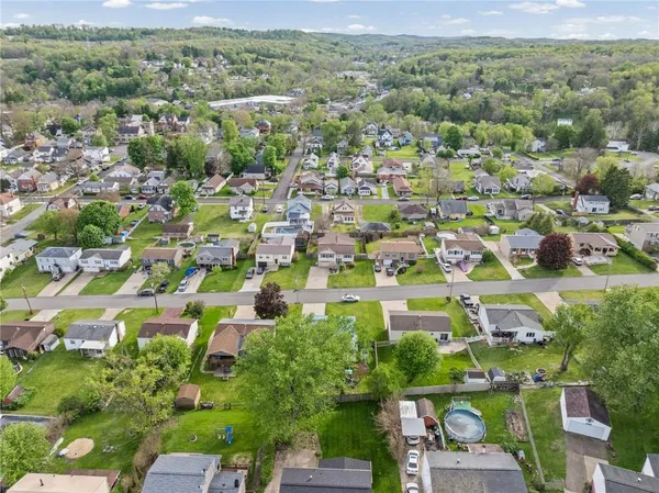 $325,000 | 213 Winslow Drive, Oakdale, PA 15071