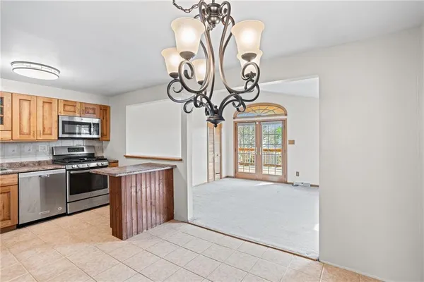 $325,000 | 213 Winslow Drive, Oakdale, PA 15071