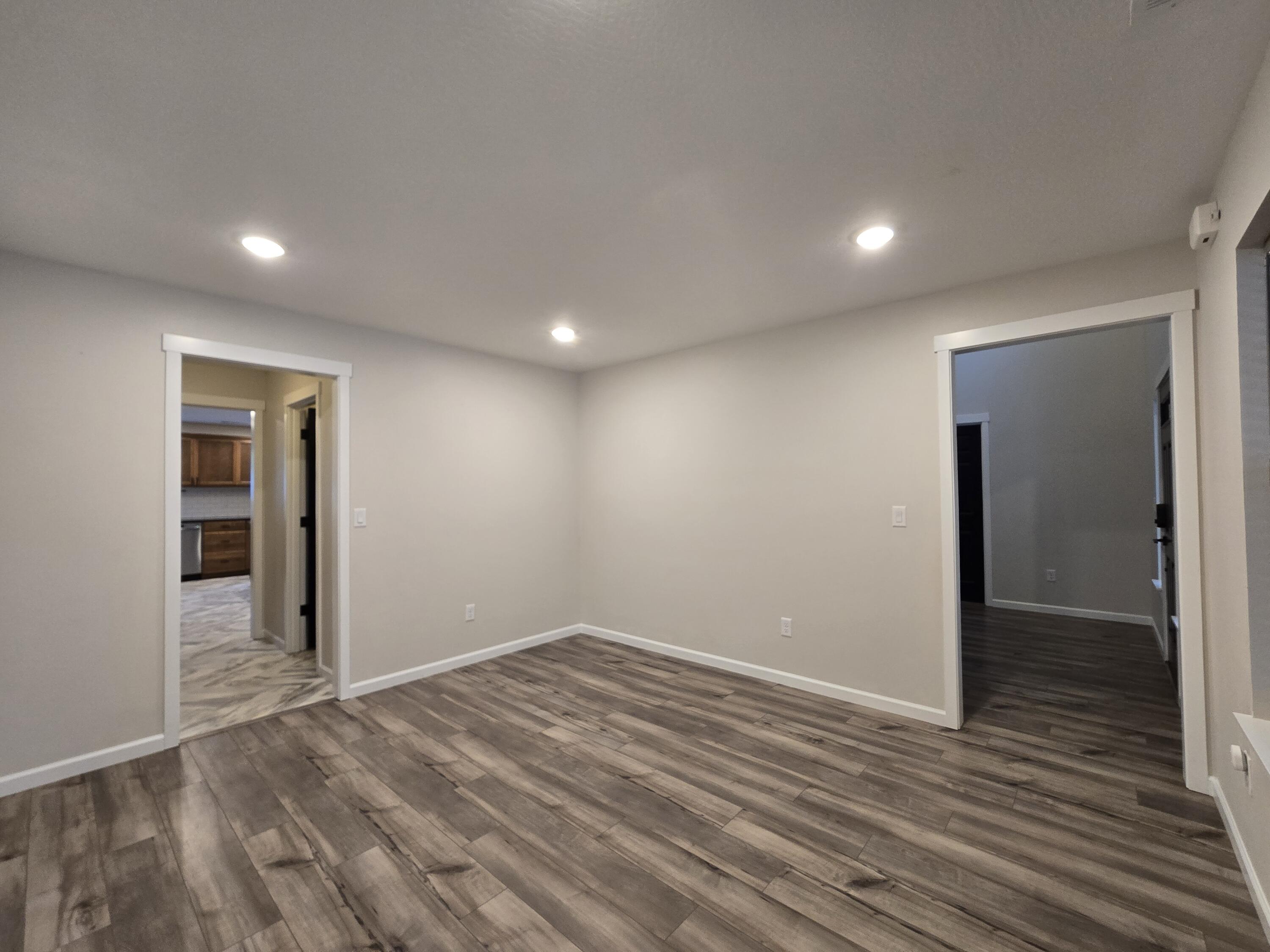 588 Upper Applegate Road Jacksonville, OR 97530 - Photo 21 of 53 dining room looking into entry and butle