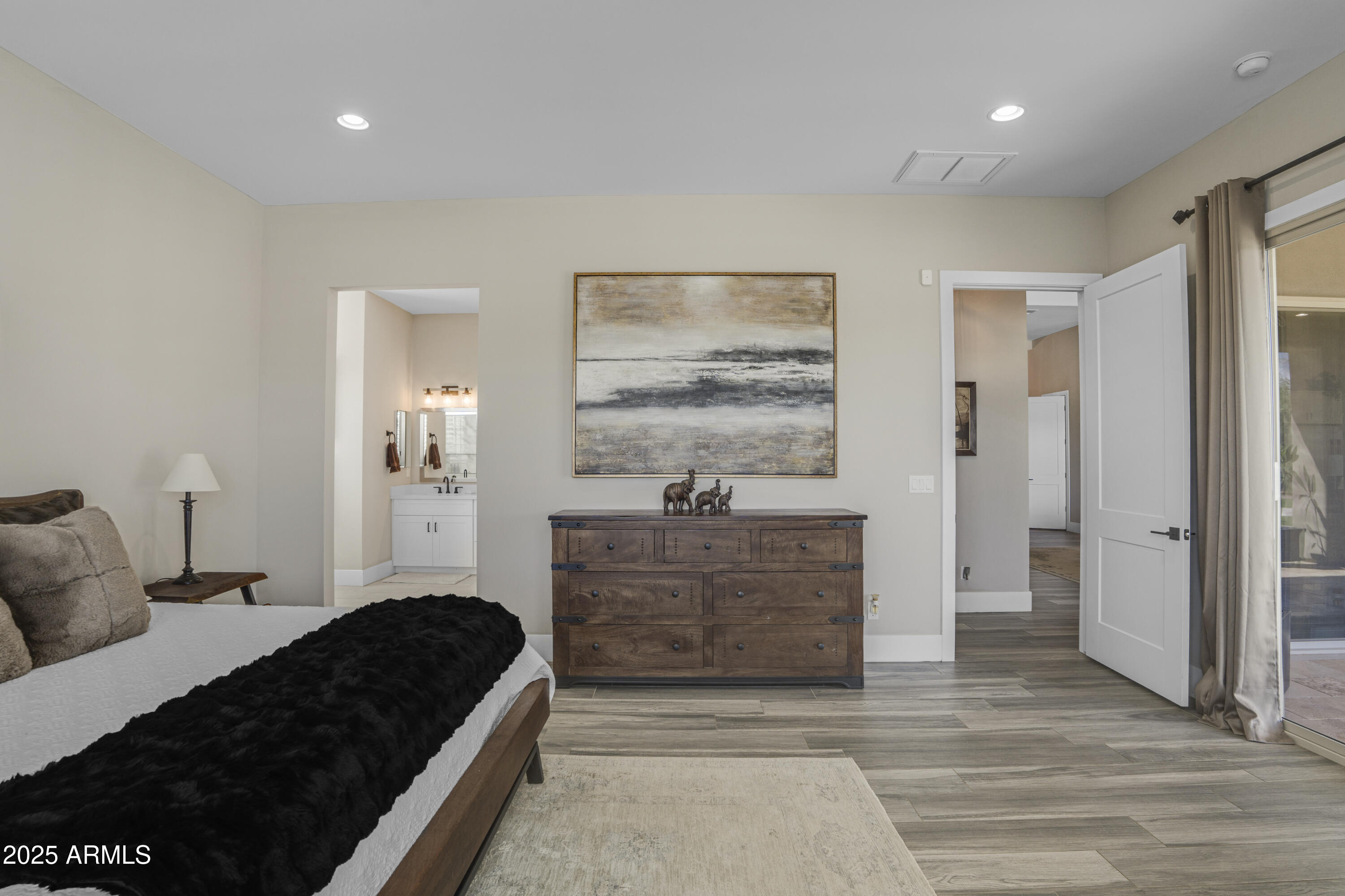 1011 West Carlise Road Phoenix, AZ 85086 - Photo 9 of 33 Gallery Image 9
