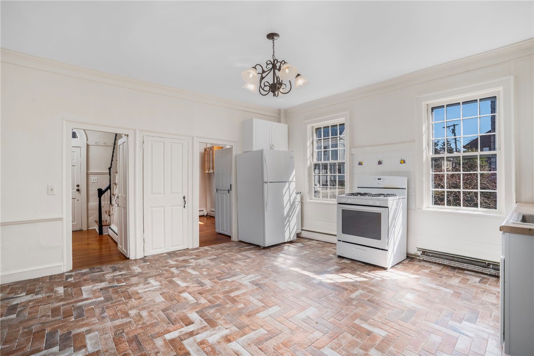 14 Elm Street Newport, RI 02840 - Photo 7 of 41