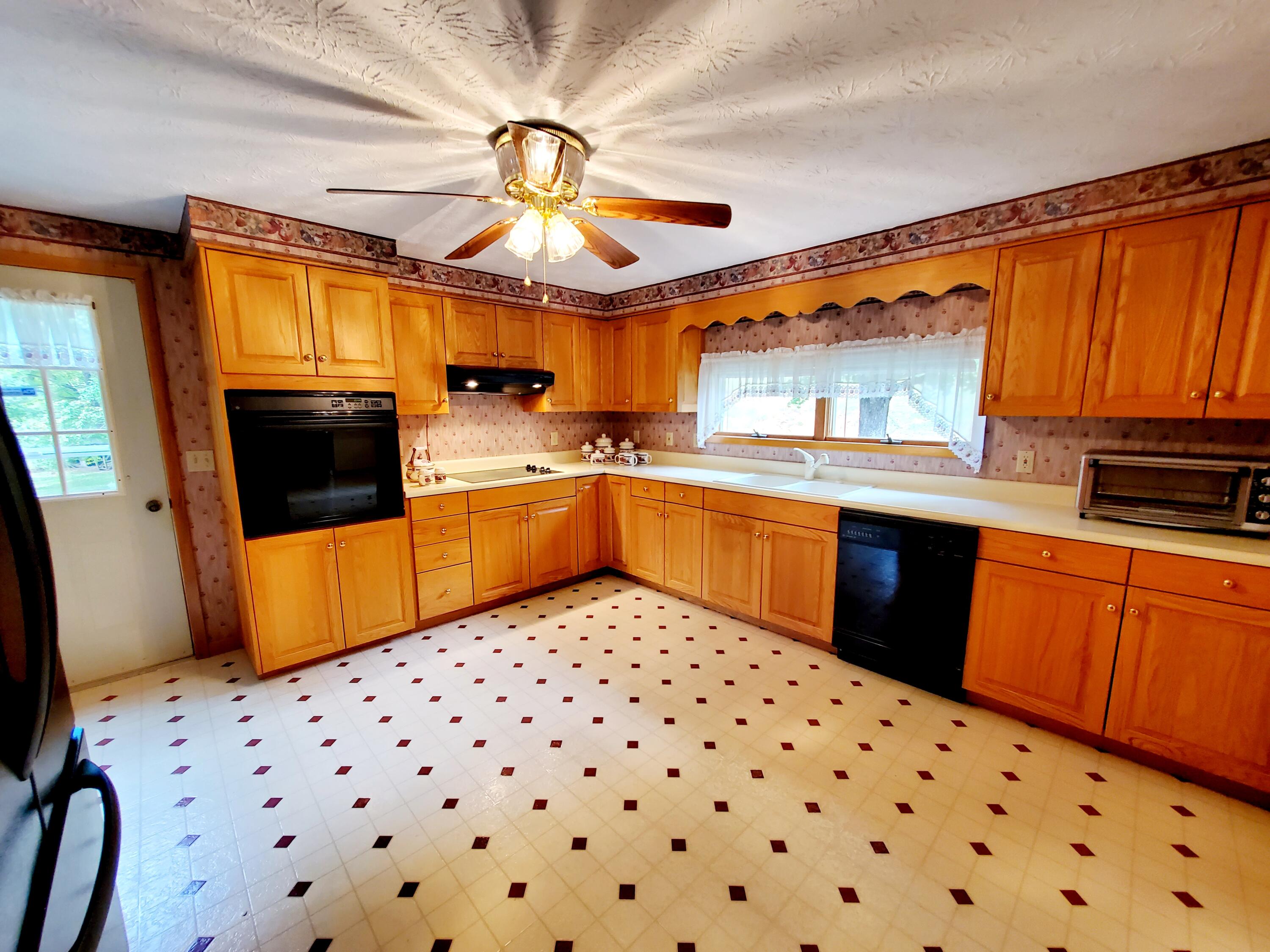 2425 Hartford Road Cosby, TN 37722 - Photo 18 of 70 20220924_141625