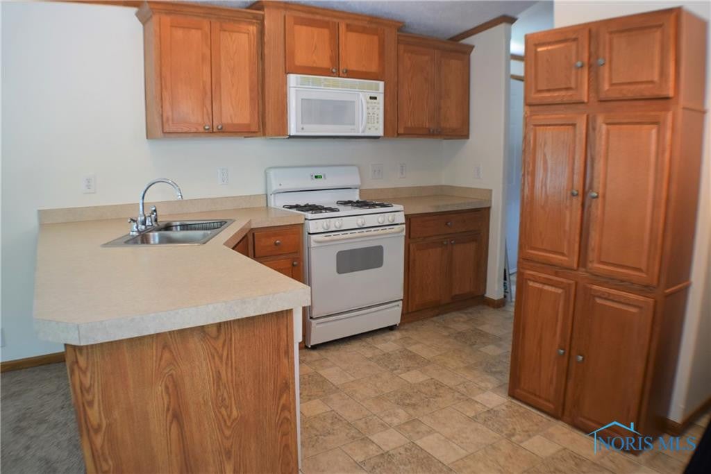30630 Drouillard Road, Unit 121 Walbridge, OH 43465 - Photo 4 of 23 Gallery Image 4