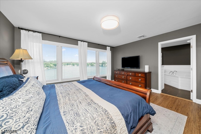 41 East Shore Road Denville, NJ 07834 - Photo 25 of 37