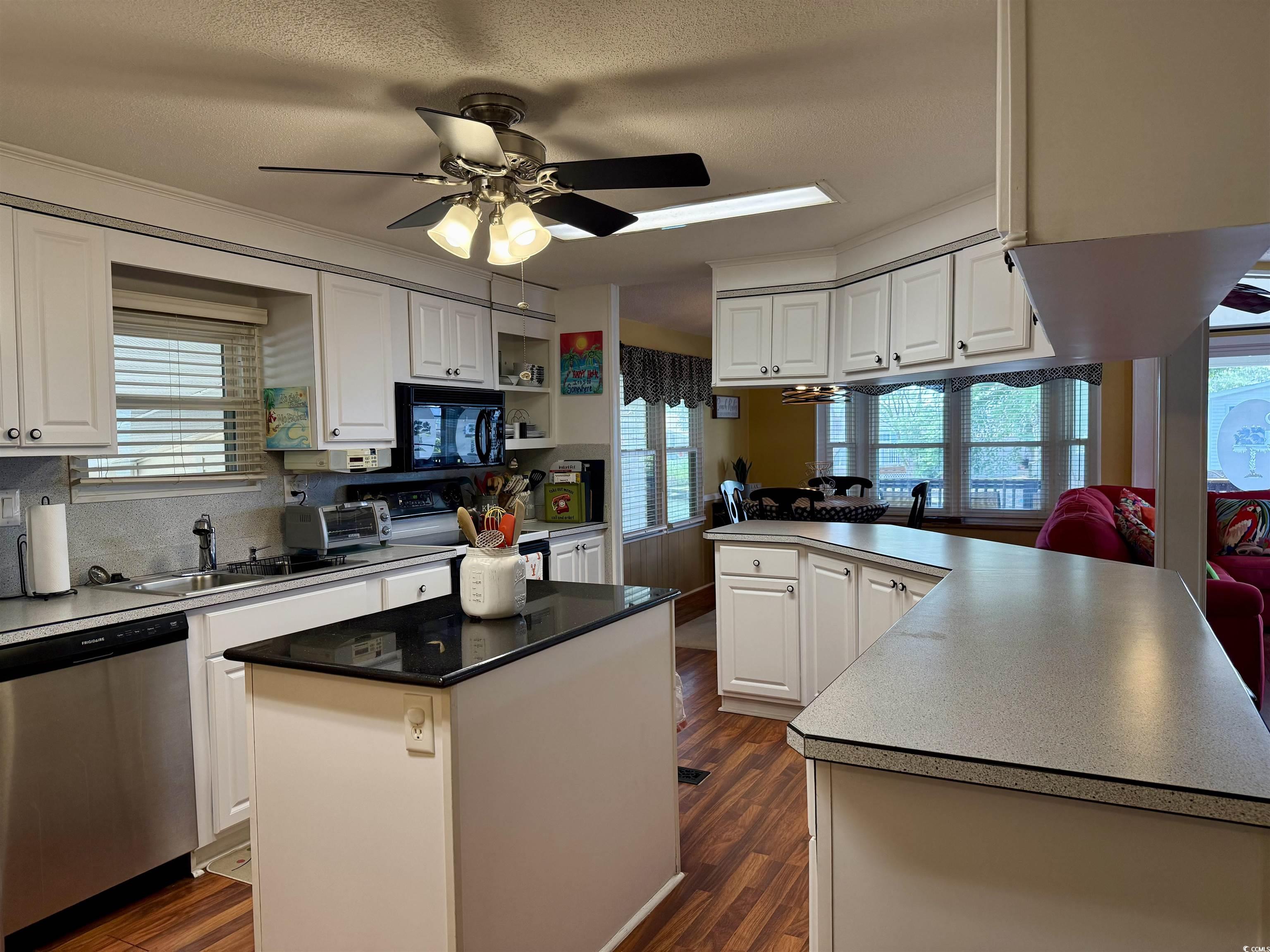 371 Meadowlark Surfside Beach, SC 29575 - Photo 4 of 35