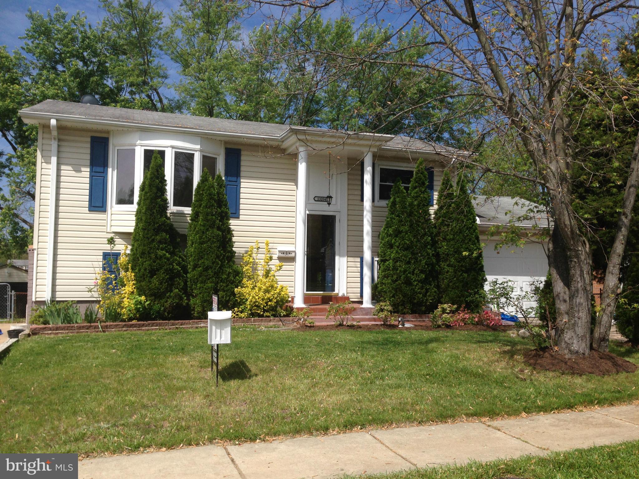 13204 Haddock Road Woodbridge, VA 22193 - Photo 2 of 30 Exterior (Front)