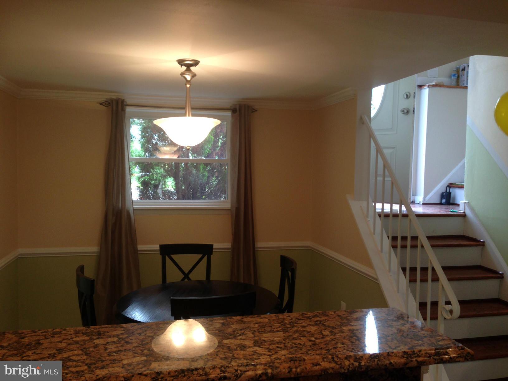 13204 Haddock Road Woodbridge, VA 22193 - Photo 17 of 30 Dining Room