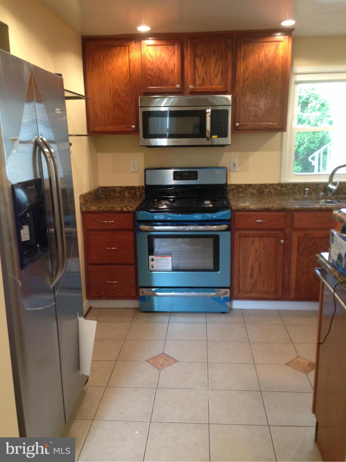 13204 Haddock Road Woodbridge, VA 22193 - Photo 21 of 30 Kitchen