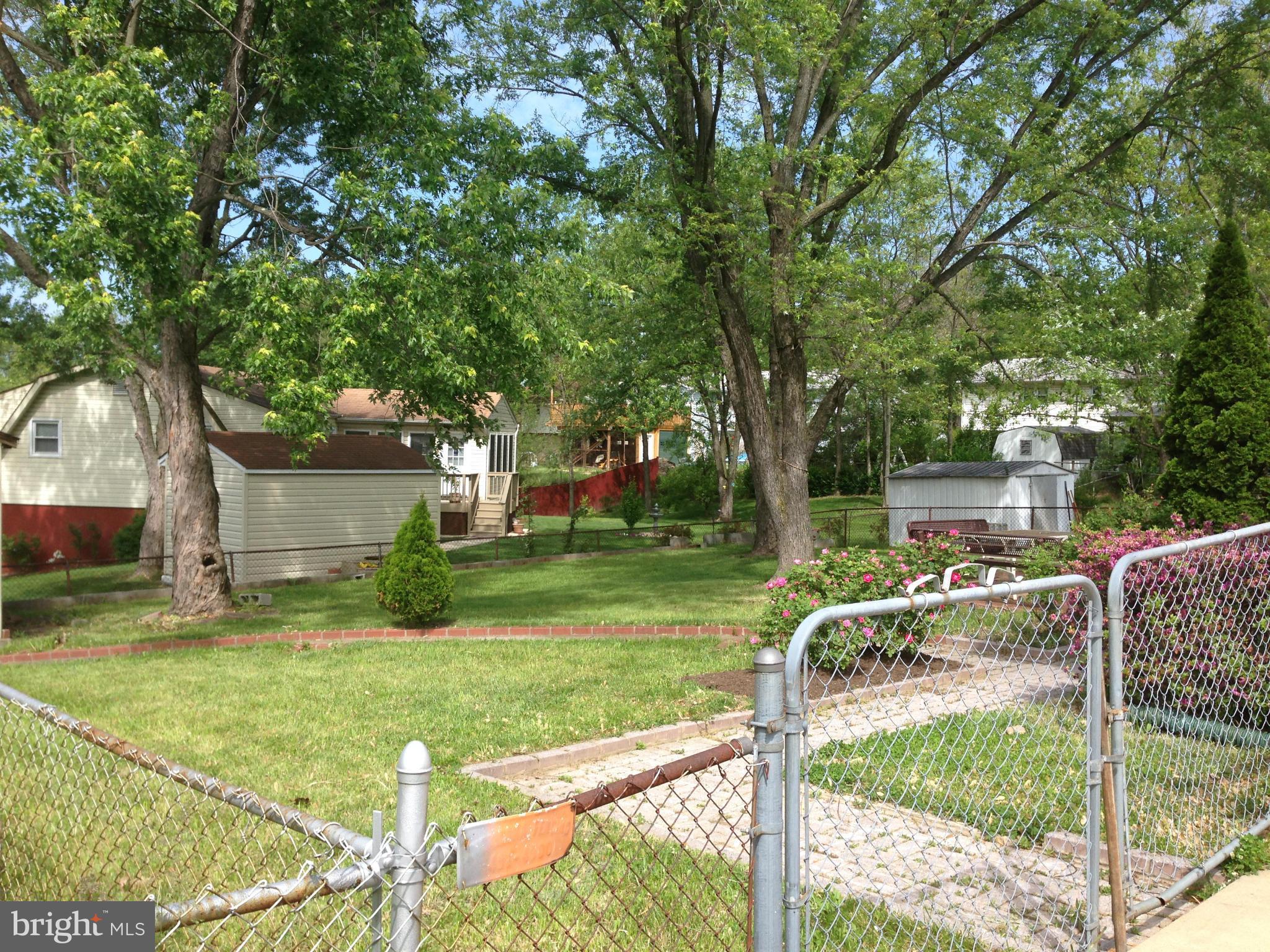 13204 Haddock Road Woodbridge, VA 22193 - Photo 28 of 30 Exterior (Rear)