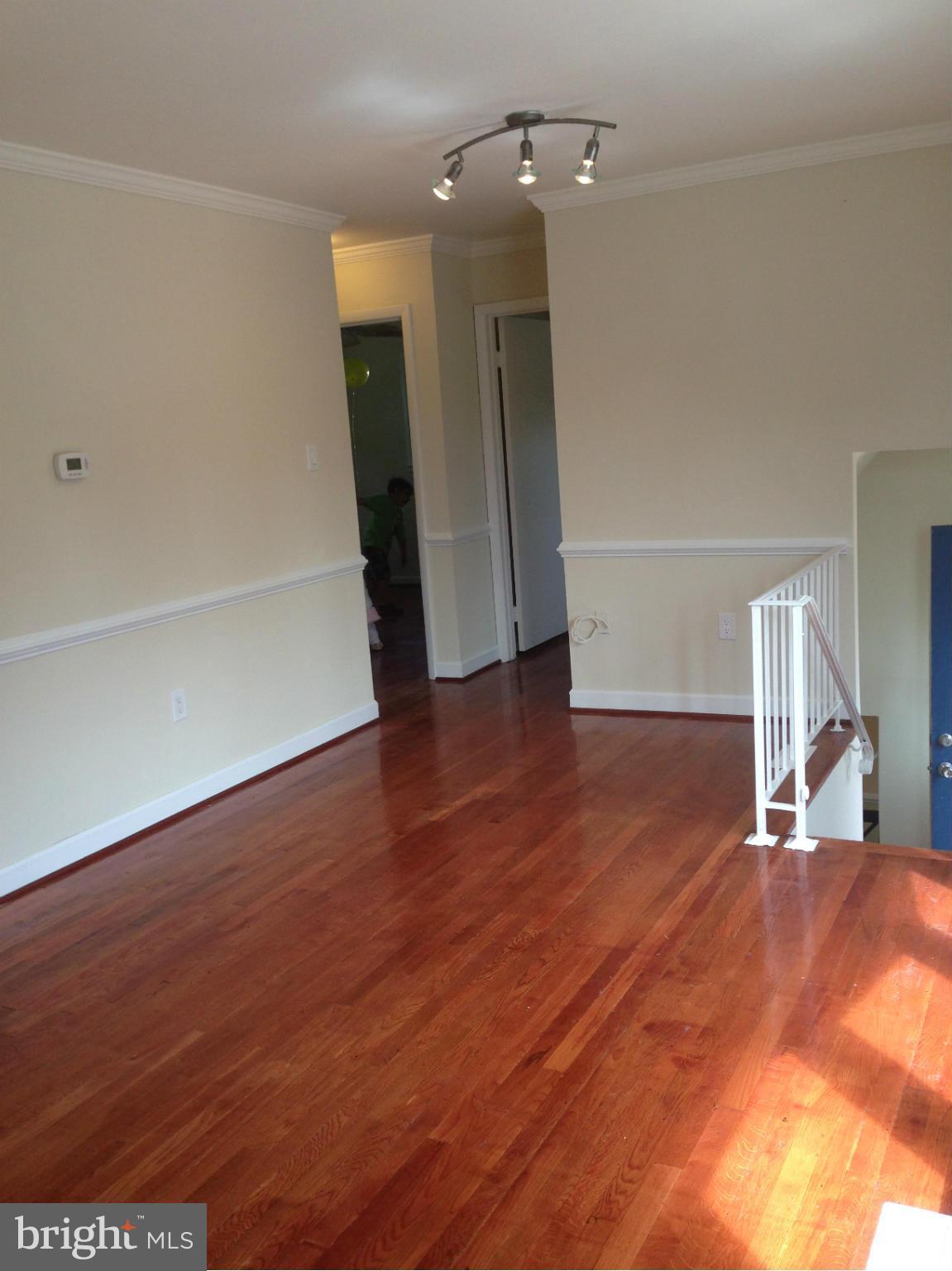 13204 Haddock Road Woodbridge, VA 22193 - Photo 4 of 30 Interior (General)