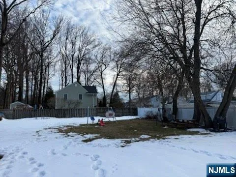 $2,100 | 132 Grove Street, Unit 1, Bergenfield, NJ 07621