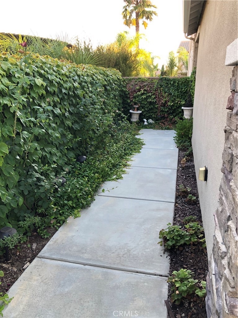 41299 St Croix Temecula, CA 92591 - Photo 2 of 17