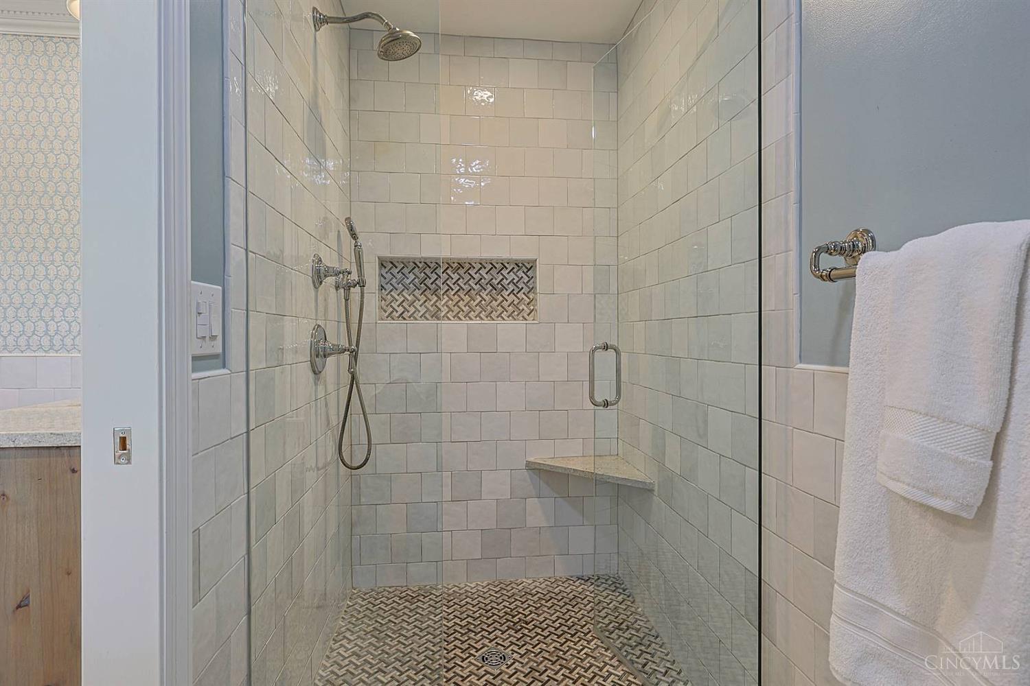 8205 Kroger Farm Road Cincinnati, OH 45243 - Photo 29 of 76 Primary Bathroom